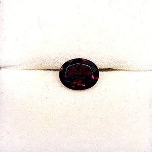 Rhodolite Garnet loose gemstone 10x8mm 2.88 cts